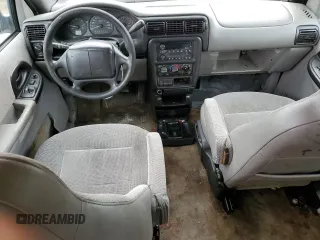 2000 Chevrolet Venture Plus 1SB z VIN 1GNDU03E2YD122299, wystawiony jako Copart lot #54706145 z przebiegiem 186 364 mil mil oraz Szkody całkowita. Historia ofert i sprzedaży dostępna na DreamBid. Obrazek 8.