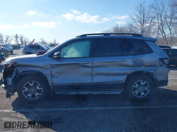 2022 Honda Passport TrailSport with VIN 5FNYF8H61NB000381, listed as a IAAI auction lot 41417954 with 32,753 mi miles and . Bid and sale history available at DreamBid. Image 14.