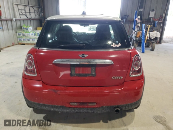 2011 MINI Hardtop z VIN WMWSU3C58BT095542, wystawiony jako Copart lot #57474055 z przebiegiem 41 490 mil mil oraz Szkoda całkowita • Salvage title. Historia ofert i sprzedaży dostępna na DreamBid. Obrazek 6.