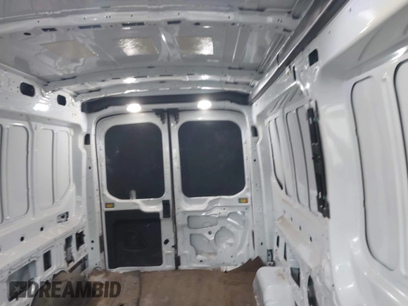 2020 Ford Transit Cargo с VIN 1FTBR1CG7LKB35143, выставлен на аукционе IAAI как лот 42353601 с пробегом 118 549 миль миль и . История ставок и продаж доступна на DreamBid. Изображение 8.