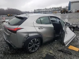 2021 Lexus UX with VIN JTHP9JBH1M2039301, listed as a Copart auction lot 50186785 with 32,242 mi miles and Salvage Title. Bid and sale history available at carsss.com. Image 3.