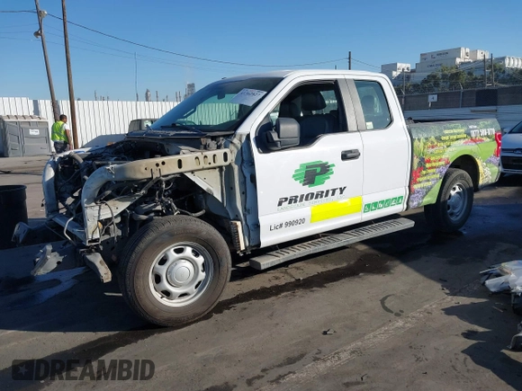 2018 Ford F-150 XL z VIN 1FTEX1CB5JKD81449, wystawiony jako IAAI lot #41362827 z przebiegiem Nie podano mil oraz . Historia ofert i sprzedaży dostępna na DreamBid. Obrazek 18.