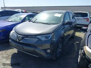 2018 Toyota RAV4 XLE with VIN 2T3WFREVXJW463701, listed as a IAAI auction lot 41599033 with 91,860 mi miles. Bid and sale history available at carsss.com. Image 20.