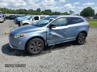 2017 Volvo XC60 Dynamic z VIN YV440MRR8H2168850, wystawiony jako Copart lot #61555725 z przebiegiem 71 467 mil mil oraz Szkoda całkowita • Salvage title. Historia ofert i sprzedaży dostępna na DreamBid. Obrazek 1.