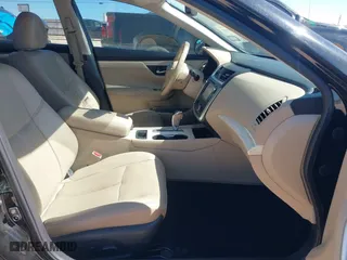 2017 Nissan Altima 2.5 SR with VIN 1N4AL3AP2HC258805, listed as a IAAI auction lot 41576085 with 137,491 mi miles. Bid and sale history available at carsss.com. Image 5.