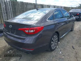 2016 Hyundai Sonata Sport z VIN 5NPE34AF0GH424329, wystawiony jako IAAI lot #42312730 z przebiegiem 20 858 mil mil oraz . Historia ofert i sprzedaży dostępna na DreamBid. Obrazek 4.