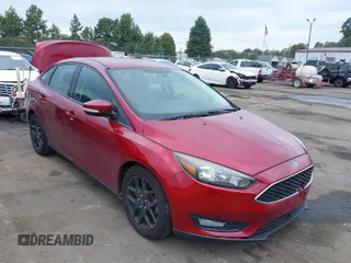 2016 Ford Focus SE with VIN 1FADP3F24GL249455, listed as a IAAI auction lot 40421121 with 49,043 mi miles. Bid and sale history available at carsss.com. Image 1.
