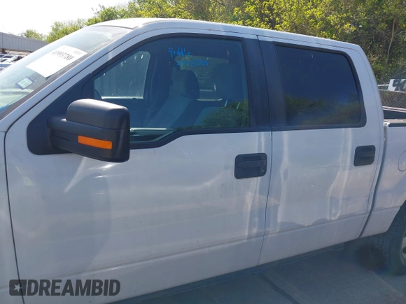 2011 Ford F-150 XL z VIN 1FTFW1CF3BKD57601, wystawiony jako IAAI lot #41993780 z przebiegiem 273 913 mil mil oraz . Historia ofert i sprzedaży dostępna na DreamBid. Obrazek 14.