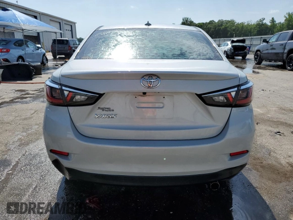 2019 Toyota Yaris L z VIN 3MYDLBYV7KY519027, wystawiony jako Copart lot #57104345 z przebiegiem Nie podano mil oraz Szkoda całkowita • Salvage title. Historia ofert i sprzedaży dostępna na DreamBid. Obrazek 6.