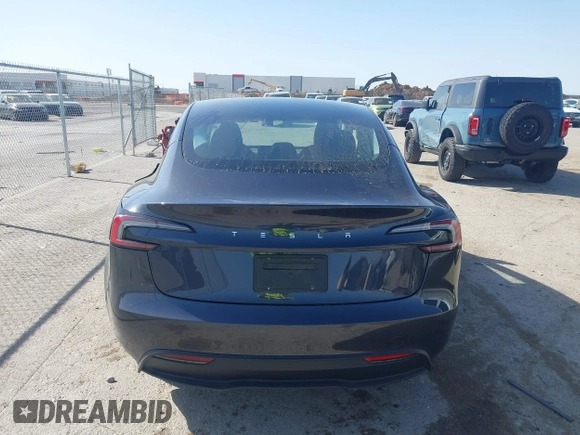 2024 Tesla Model 3 z VIN 5YJ3E1EA7RF721467, wystawiony jako IAAI lot #41857656 z przebiegiem 6 197 mil mil oraz . Historia ofert i sprzedaży dostępna na DreamBid. Obrazek 16.