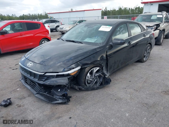 2025 Hyundai Elantra SEL Convenience with VIN KMHLS4DG5SU944082, listed as a IAAI auction lot 41711610 with 2,695 mi miles. Bid and sale history available at carsss.com. Image 18.