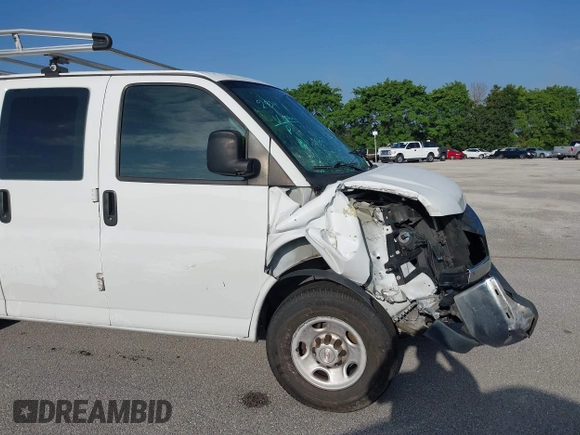 2019 Chevrolet Express Cargo Van with VIN 1GCWGAFG5K1254736, listed as a IAAI auction lot 41880050 with 136,132 mi miles. Bid and sale history available at carsss.com. Image 20.
