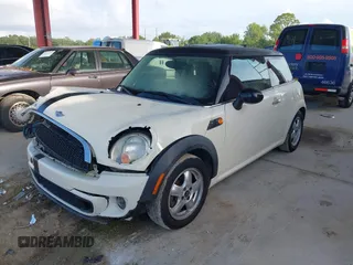 2011 MINI Hardtop with VIN WMWSU3C5XBT095591, listed as a IAAI auction lot 42366393 with 99,092 mi miles and . Bid and sale history available at DreamBid. Image 17.