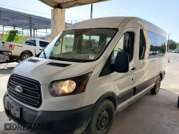 2019 Ford Transit Passenger XL z VIN 1FBAX2CM8KKA85224, wystawiony jako IAAI lot #42845272 z przebiegiem 142 658 mil mil oraz . Historia ofert i sprzedaży dostępna na DreamBid. Obrazek 24.