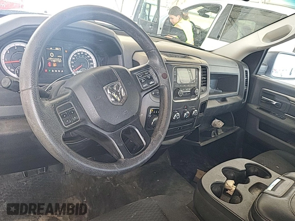 2019 Ram 1500 Tradesman с VIN 3C6JR6DT0KG560768, выставлен на аукционе IAAI как лот 42835356 с пробегом 115 811 миль миль и . История ставок и продаж доступна на DreamBid. Изображение 20.