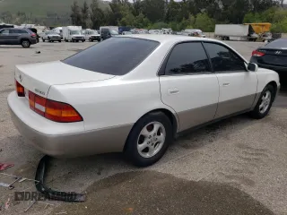 1999 Lexus ES 300 with VIN JT8BF28G9X5058186, listed as a Copart auction lot 53206205 with 196,462 mi miles and Clean title. Bid and sale history available at DreamBid. Image 3.