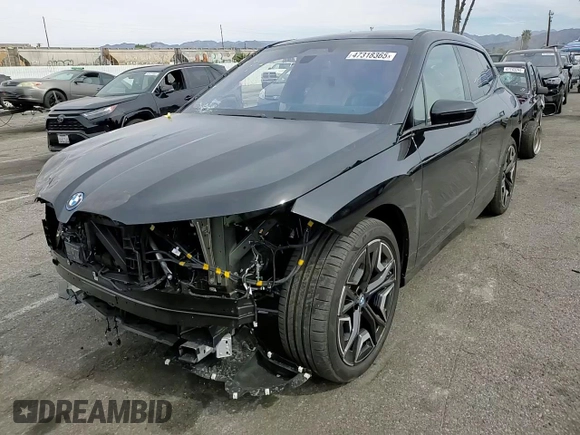2025 BMW iX xDrive50 z VIN WB523CF06SCT06612, wystawiony jako Copart lot #47318365 z przebiegiem 2 297 mil mil oraz Szkoda całkowita • Salvage title. Historia ofert i sprzedaży dostępna na DreamBid. Obrazek 12.