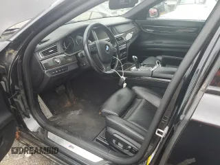 2013 BMW 7 Series 750Li xDrive с VIN WBAYF8C53DD141678, выставлен на аукционе Copart как лот 64843395 с пробегом 83 931 миль миль и Чистый • Clean title. История ставок и продаж доступна на DreamBid. Изображение 7.