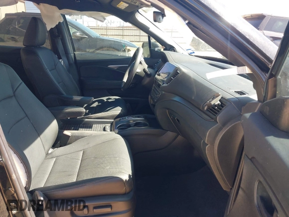 2023 Honda Passport EX-L z VIN 5FNYF8H5XPB013172, wystawiony jako IAAI lot #41680601 z przebiegiem 29 016 mil mil oraz . Historia ofert i sprzedaży dostępna na DreamBid. Obrazek 5.