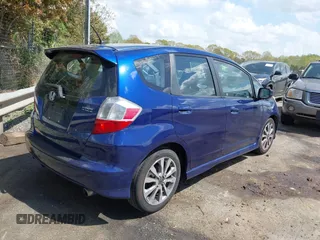2013 Honda Fit Sport with VIN JHMGE8H57DC067048, listed as a IAAI auction lot 41939330 with 111,368 mi miles. Bid and sale history available at carsss.com. Image 4.
