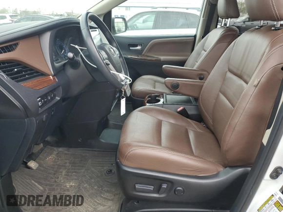 2017 Toyota Sienna XLE z VIN 5TDDZ3DC3HS167023, wystawiony jako Copart lot #53634675 z przebiegiem 12 003 mil mil oraz Szkoda całkowita • Salvage title. Historia ofert i sprzedaży dostępna na DreamBid. Obrazek 7.