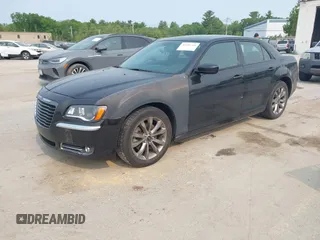 2014 Chrysler 300 S z VIN 2C3CCAGG8EH222645, wystawiony jako IAAI lot #42381766 z przebiegiem 254 710 mil mil oraz . Historia ofert i sprzedaży dostępna na DreamBid. Obrazek 2.