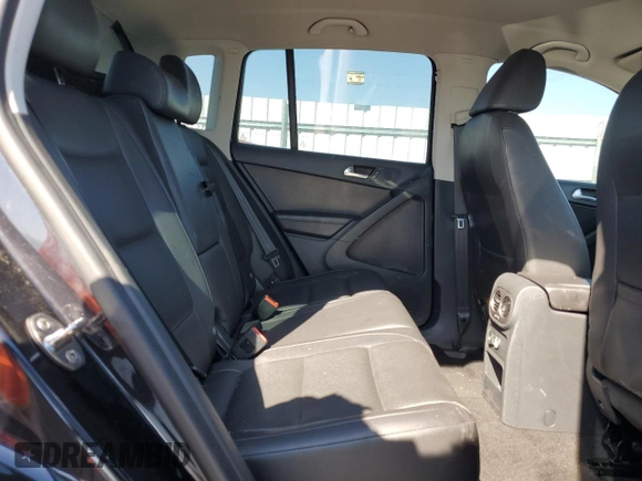 2017 Volkswagen Tiguan S z VIN WVGAV7AX6HK012370, wystawiony jako Copart lot #78956614 z przebiegiem 131 833 mil mil oraz Czysty tytuł • Clean title. Historia ofert i sprzedaży dostępna na DreamBid. Obrazek 11.