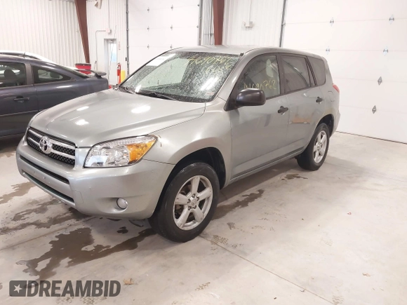 2008 Toyota RAV4 with VIN JTMBD33V985153917, listed as a IAAI auction lot 41690762 with 175,408 mi miles. Bid and sale history available at carsss.com. Image 2.