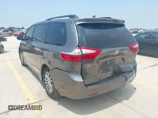 2019 Toyota Sienna XLE Auto Access Seat z VIN 5TDYZ3DC4KS970576, wystawiony jako IAAI lot #42166276 z przebiegiem 112 769 mil mil oraz . Historia ofert i sprzedaży dostępna na DreamBid. Obrazek 3.