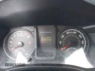2017 Toyota Tacoma SR5 z VIN 3TMCZ5AN3HM059045, wystawiony jako IAAI lot #42331170 z przebiegiem 269 836 mil mil oraz . Historia ofert i sprzedaży dostępna na DreamBid. Obrazek 7.