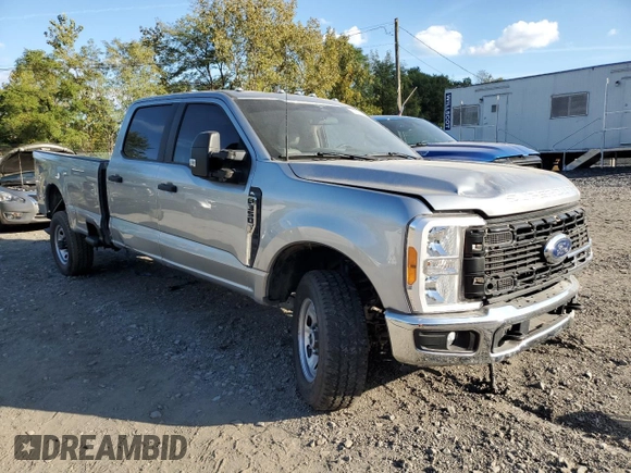 2023 Ford F-350 z VIN 1FD8W3FN2PEC67879, wystawiony jako Copart lot #47778695 z przebiegiem 12 271 mil mil oraz Szkoda całkowita • Salvage title. Historia ofert i sprzedaży dostępna na DreamBid. Obrazek 4.