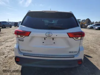 2017 Toyota Highlander XLE with VIN 5TDJZRFH2HS517353, listed as a Copart auction lot 46325805 with 124,249 mi miles and Salvage Title. Bid and sale history available at carsss.com. Image 6.