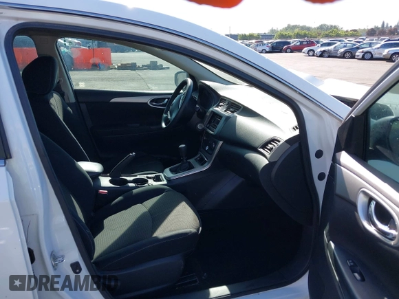2015 Nissan Sentra SV z VIN 3N1AB7AP8FY323250, wystawiony jako IAAI lot #42217284 z przebiegiem 66 951 mil mil oraz . Historia ofert i sprzedaży dostępna na DreamBid. Obrazek 5.