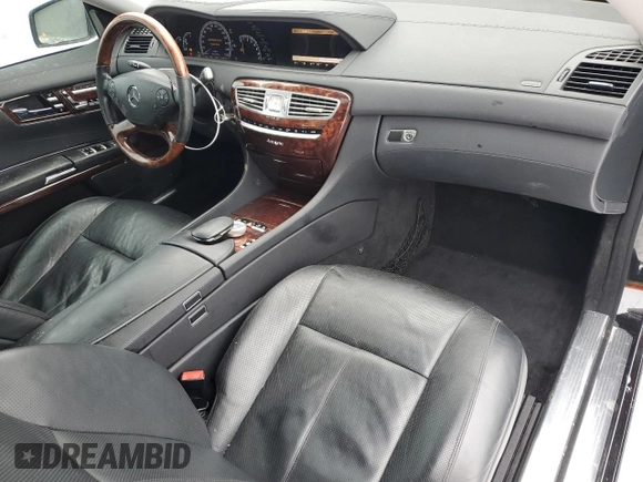 2011 Mercedes-Benz CL 550 z VIN WDDEJ9EB6BA028194, wystawiony jako Copart lot #88542515 z przebiegiem 221 162 mil mil oraz Czysty tytuł • Clean title. Historia ofert i sprzedaży dostępna na DreamBid. Obrazek 8.
