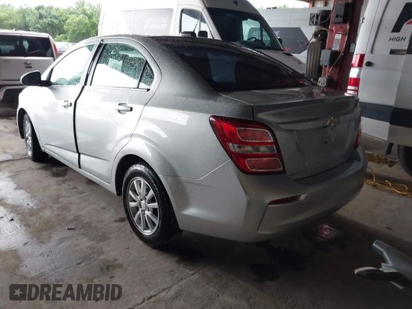 2019 Chevrolet Sonic LT z VIN 1G1JD5SB2K4144335, wystawiony jako IAAI lot #42479272 z przebiegiem 111 453 mil mil oraz . Historia ofert i sprzedaży dostępna na DreamBid. Obrazek 3.