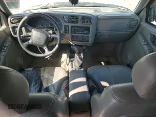 2000 GMC Jimmy SLE Convenience with VIN 1GKDT13W5Y2200634, listed as a Copart auction lot 69860014 with 172,179 mi miles and Salvage Title. Bid and sale history available at carsss.com. Image 8.