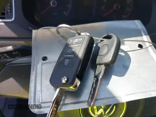 2013 Volkswagen Jetta S с VIN 3VW2K7AJ2DM379876, выставлен на аукционе IAAI как лот 42302215 с пробегом 157 477 миль миль и . История ставок и продаж доступна на DreamBid. Изображение 11.