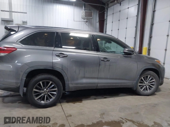 2018 Toyota Highlander SE with VIN 5TDJZRFH5JS902363, listed as a IAAI auction lot 41436569 with 82,905 mi miles and . Bid and sale history available at DreamBid. Image 13.
