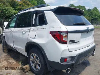 2023 Honda Passport TrailSport с VIN 5FNYF8H62PB043341, выставлен на аукционе IAAI как лот 42410337 с пробегом 20 695 миль миль и . История ставок и продаж доступна на DreamBid. Изображение 3.