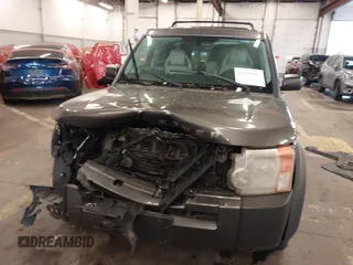 2005 Land Rover LR3 SE with VIN SALAE25485A327950, listed as a IAAI auction lot 41019961 with 236,524 mi miles. Bid and sale history available at carsss.com. Image 13.
