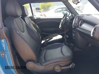 2014 MINI Convertible с VIN WMWZN3C55ET569656, выставлен на аукционе IAAI как лот 42105348 с пробегом 87 671 миль миль и . История ставок и продаж доступна на DreamBid. Изображение 5.