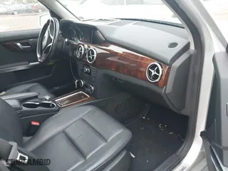 2014 Mercedes-Benz GLK-Class GLK 350 with VIN WDCGG8JB3EG268686, listed as a IAAI auction lot 42010890 with 134,085 mi miles. Bid and sale history available at carsss.com. Image 5.