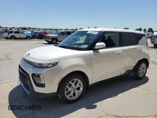 2020 Kia Soul LX with VIN KNDJ23AUXL7057528, listed as a Copart auction lot 51939754 with 84,122 mi miles and Salvage Title. Bid and sale history available at carsss.com. Image 1.