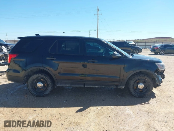 2017 Ford Police Interceptor Utility z VIN 1FM5K8ATXHGE30575, wystawiony jako IAAI lot #42070293 z przebiegiem 99 712 mil mil oraz . Historia ofert i sprzedaży dostępna na DreamBid. Obrazek 14.