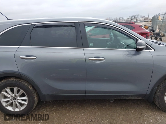 2020 Kia Sorento LX with VIN 5XYPG4A39LG688184, listed as a IAAI auction lot 41539132 with 44,763 mi miles. Bid and sale history available at carsss.com. Image 14.