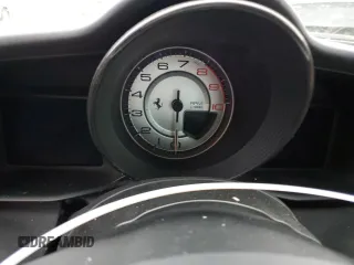 2018 Ferrari 488 z VIN ZFF80AMA6J0231516, wystawiony jako Copart lot #79886954 z przebiegiem Nie podano mil oraz Szkody całkowita. Historia ofert i sprzedaży dostępna na DreamBid. Obrazek 9.