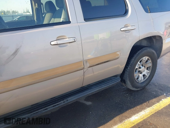 2007 GMC Yukon SLT with VIN 1GKFC13077J253697, listed as a IAAI auction lot 41277881 with 246,059 mi miles. Bid and sale history available at carsss.com. Image 18.