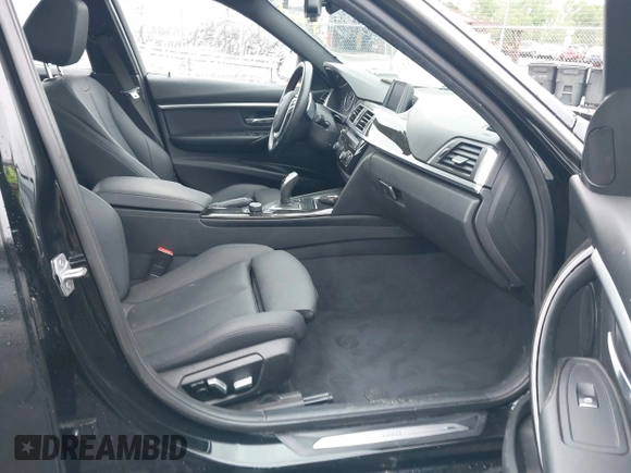 2018 BMW 3 Series 330i xDrive with VIN WBA8D9G50JNU69376, listed as a IAAI auction lot 41971138 with 61,551 mi miles. Bid and sale history available at carsss.com. Image 5.