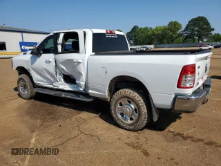 2021 Ram 2500 Big Horn z VIN 3C6UR5DL2MG627980, wystawiony jako Copart lot #51838145 z przebiegiem 130 024 mil mil oraz Szkoda całkowita • Salvage title. Historia ofert i sprzedaży dostępna na DreamBid. Obrazek 2.