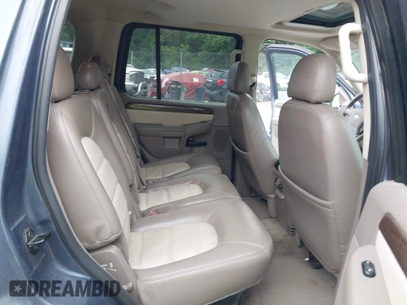2004 Ford Explorer z VIN 1FMZU84W64UB21831, wystawiony jako IAAI lot #42585205 z przebiegiem 150 392 mil mil oraz . Historia ofert i sprzedaży dostępna na DreamBid. Obrazek 8.